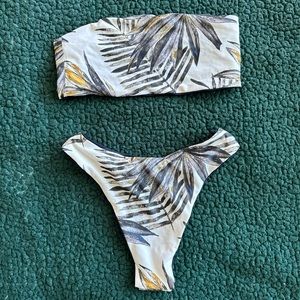 Black and white tropical swimsuit set